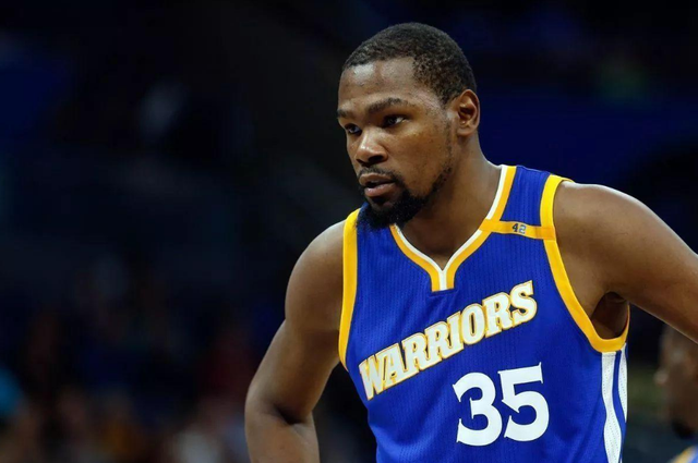 NBA：湖人险胜勇士詹姆斯30+